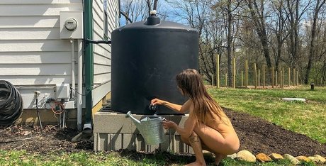 The Naked Gardener onlyfans boobs