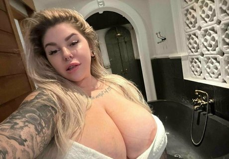 Dilyla Bloom onlyfans leak xxx