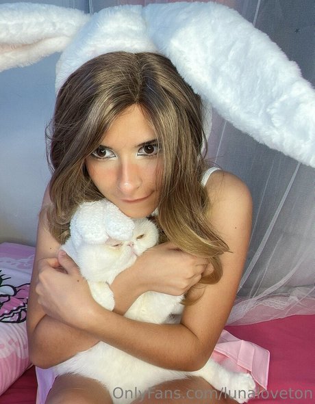 Lunaloveton onlyfans nude pictures