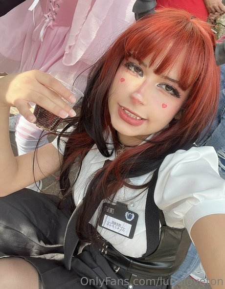 Lunaloveton onlyfans model images