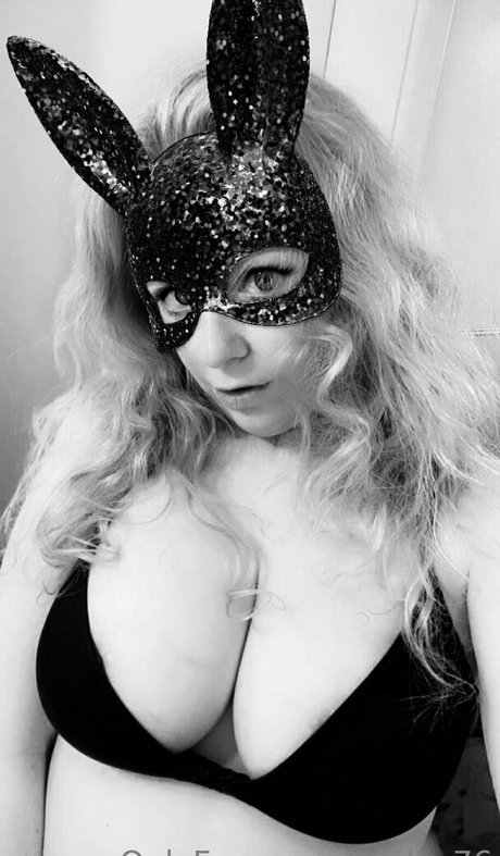 trishw76 onlyfans nude pics