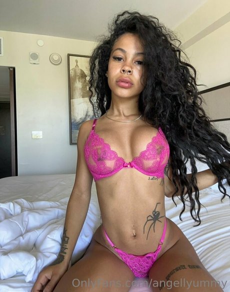 angellyummy Profile pic