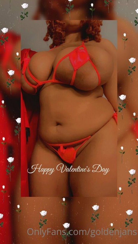 GoldenJans onlyfans strip tease
