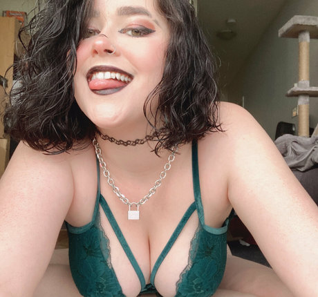 vanessastrawberryfree onlyfans model