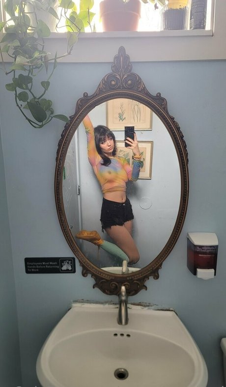 Emostonergorl onlyfans images