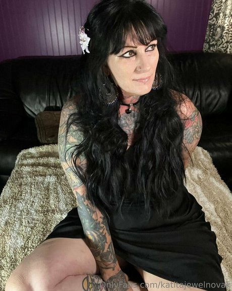 katitajewelnovak onlyfans nude pics