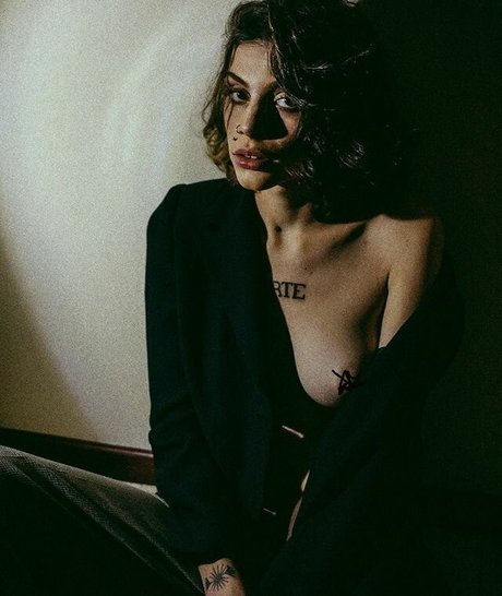 Skinnygirlonfire onlyfans model photo