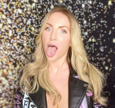 stepmomgeorgie ass onlyfans