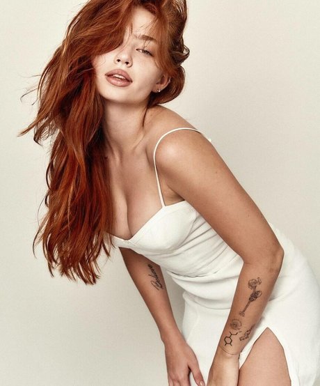 Renata Valliulina onlyfans tits