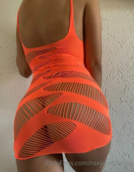 roxy petitefree onlyfans page