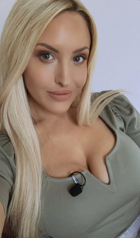 Emma Jones onlyfans leaj