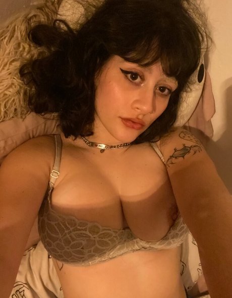 Oatmilkmommy onlyfans strip tease