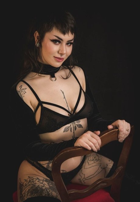 Synthia Valentine onlyfans nude