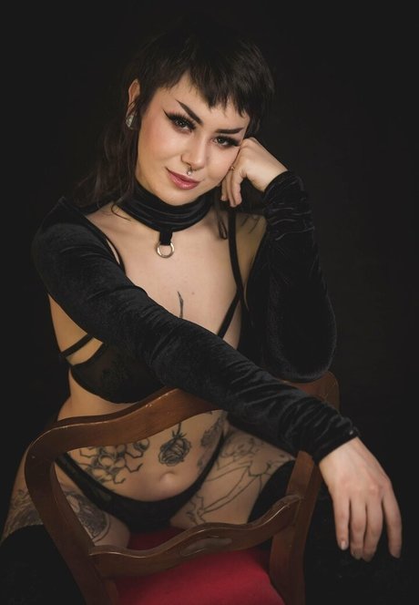 Synthia Valentine onlyfans nudes porn