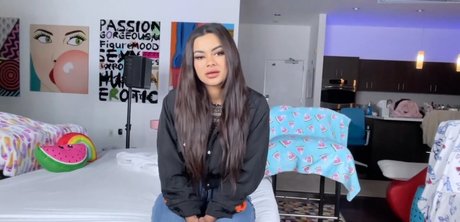 Numi Zarah onlyfans archives