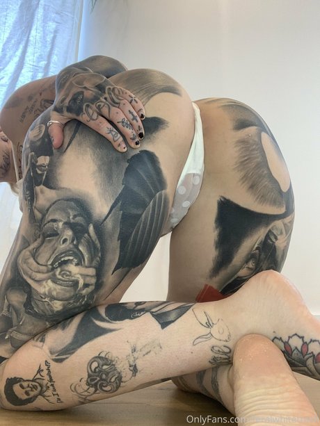 FeralWhiteTrash onlyfans naked leak