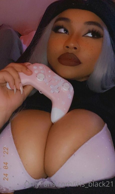 Iris black21 onlyfans naked pics