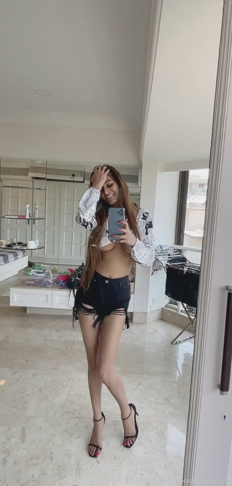 Poonam Pandey porn onlyfans leak