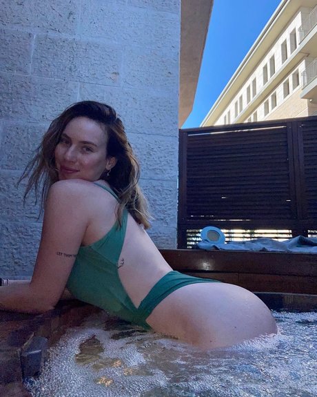 Sivan Aharon onlyfans model photos