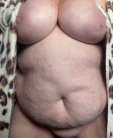 Kait Freckles nude onlyfans leak