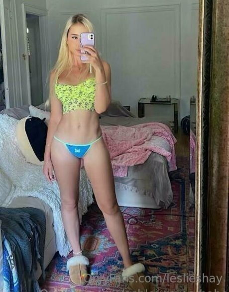 LeslieShay topless onlyfans
