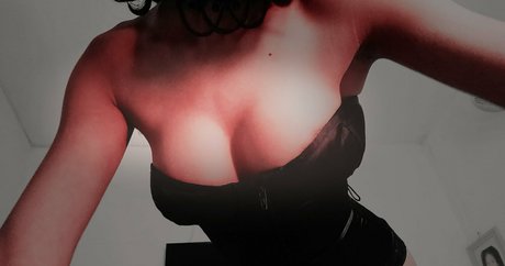 Viollet Collins leak onlyfans nude