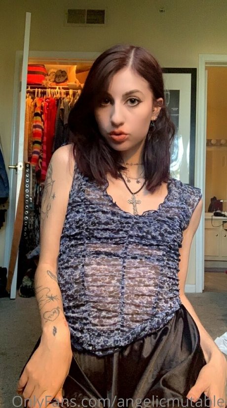 Mutable Angel naked on onlyfans