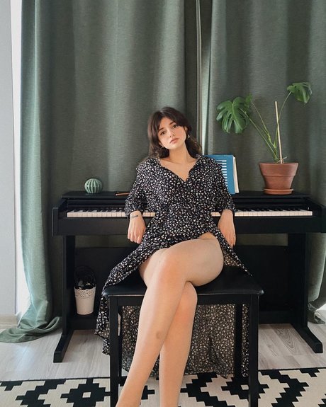 Buse yilmaz onlyfans strip