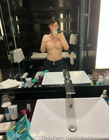 cleoblossom nude leak onlyfans