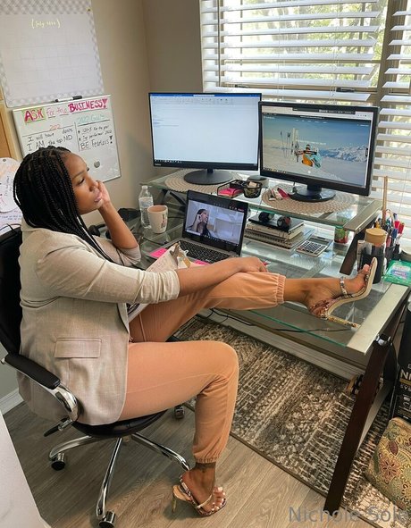 Nichole Sole onlyfans leaks xxx