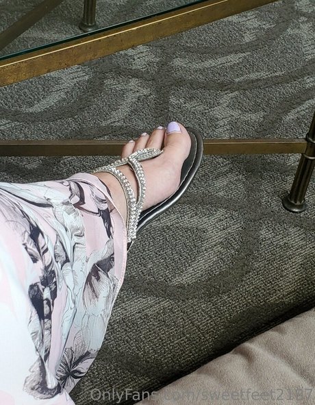 sweetfeet2187 naked leaked onlyfans