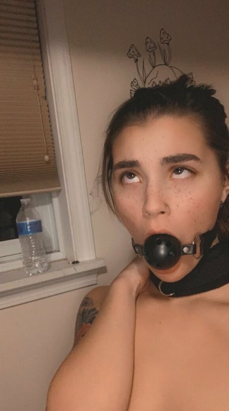 anna estelle topless onlyfans