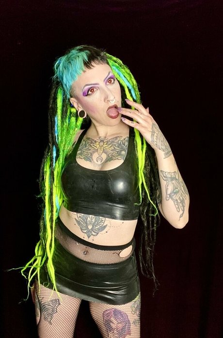 elfspitfree leaked onlyfans