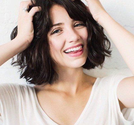 Emily Rudd Profile pic