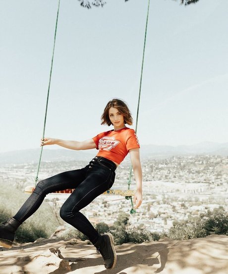 Emily Rudd onlyfans nude pics