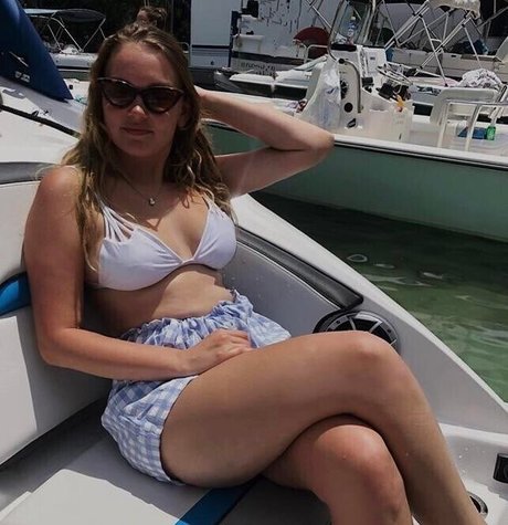 ASMR Darling only fans content