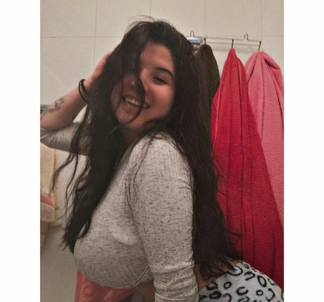 Samantha Fernandez onlyfans nude photos