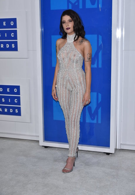 Halsey boobs onlyfans