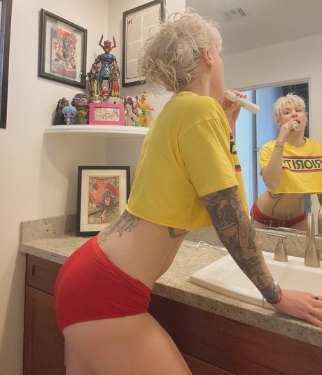 Comicbookgirl19 onlyfans.