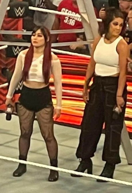 Bayley onlyfans desnuda