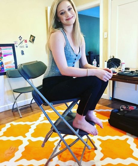 Lili Reinhart onlyfans content type