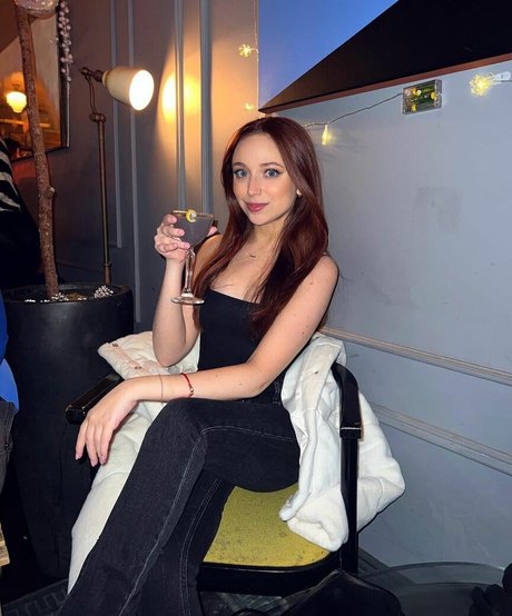 Ellie Schnitt fans only