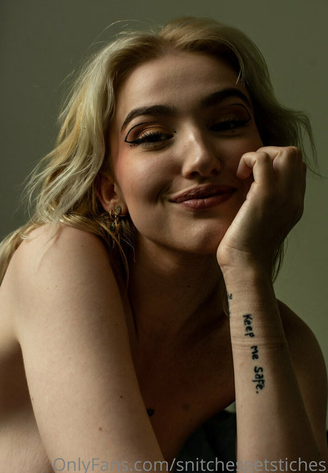 snitchesgetstiches Profile pic