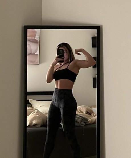 Leoniemontybtw nude onlyfans