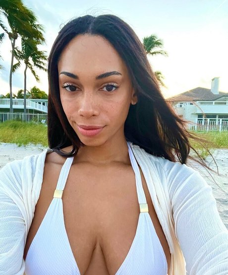 Jasmine Lotus onlyfans naked