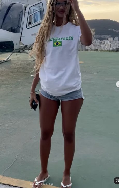 Juliana Nalu onlyfans pictures