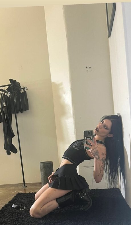 DeathbyRomy onlyfans naked pics