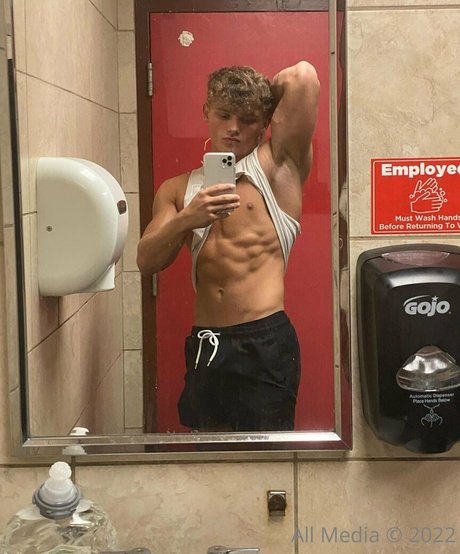 taylorsfree onlyfans leaked tits