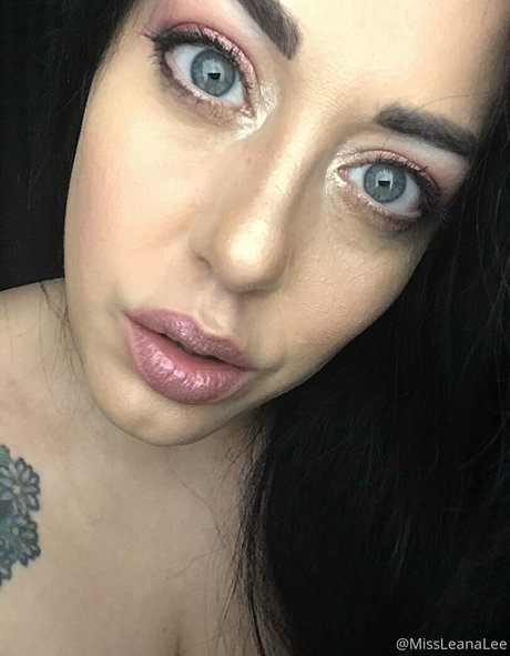 missleanalee naked onlyfans pics