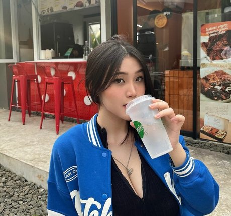 Anastasya Khosasih free only fans